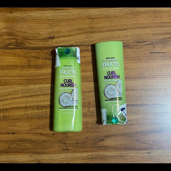 Garner Fructis Curl Nourish Fortifying Shampoo and Conditioner (New) - Picture 3 of 10